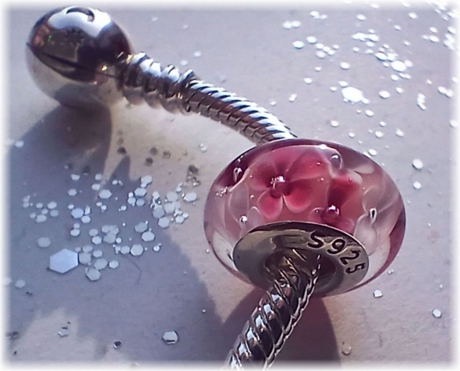 Murano Glas Charm 925er Sterling Silber Kirschblüte auf Rosa