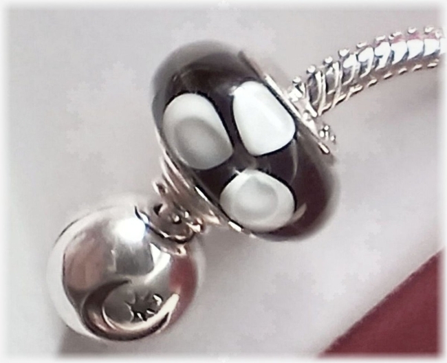 Murano Glas Charm 925er Sterling Silber Blumen Schwarz Weiß