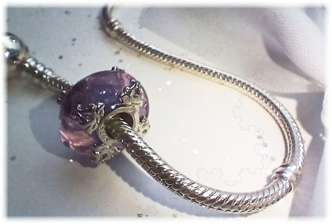 Murano Edition Glas Charm 925er Sterling Silber Silberschleife auf Lila Flieder