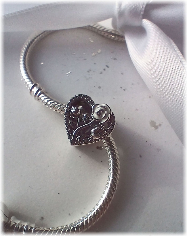 Charm 925er Sterling Silber Herzperle Weiße Rose mit Zirkonia