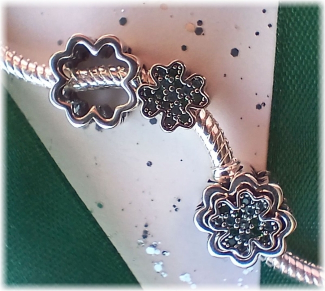 Charm 925er Sterling Silber mit Zirkonia teilbares Kleeblatt Freundschaft