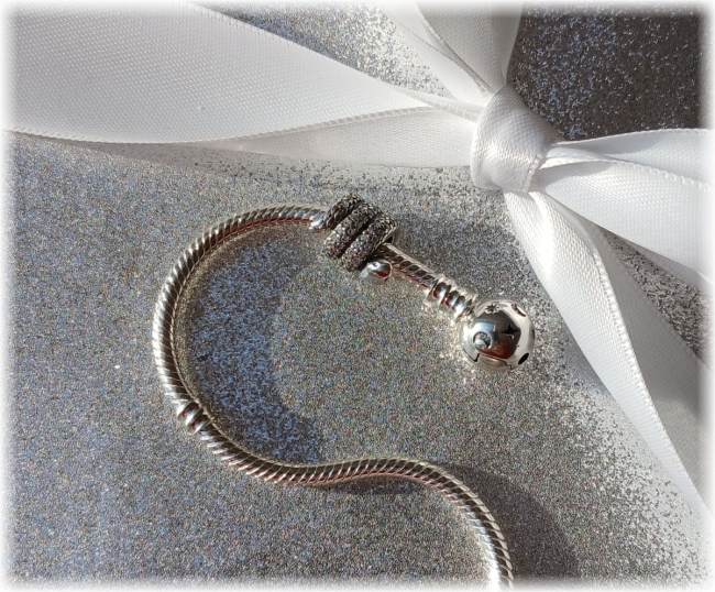 Charm 925er Sterling Silber mit Zirkonia Pavé-Perle Schlange